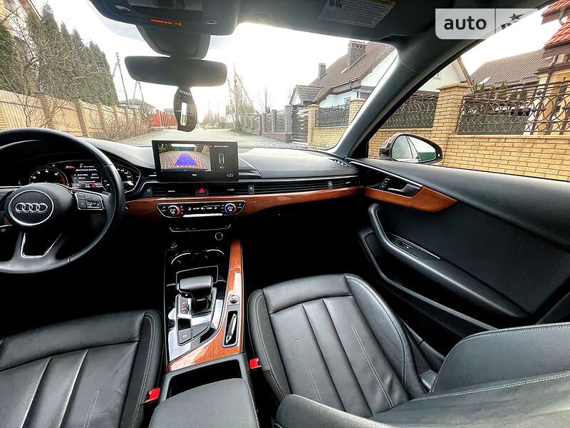 Седан Audi A4 2019 в Хмельницькому