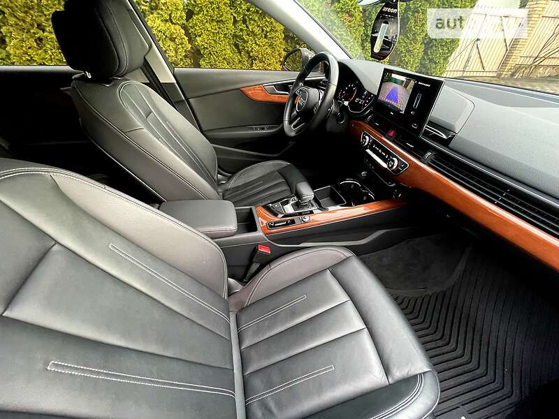 Седан Audi A4 2019 в Хмельницькому