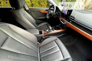 Седан Audi A4 2019 в 