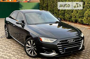 Седан Audi A4 2019 в 