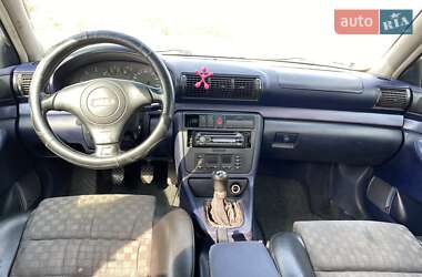 Седан Audi A4 1997 в Хусте