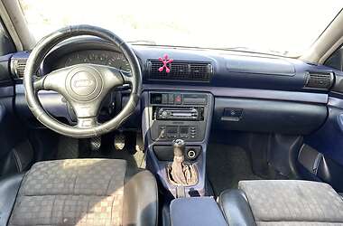 Седан Audi A4 1997 в Хусті