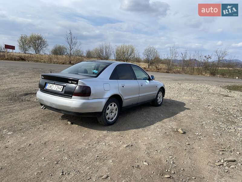 Седан Audi A4 1997 в Хусте