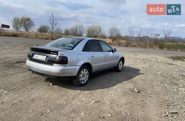 Седан Audi A4 1997 в Хусте