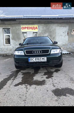 Седан Audi A4 1995 в Львове