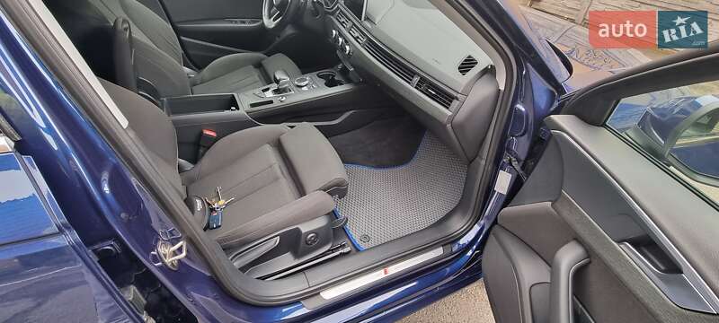 Седан Audi A4 2016 в Киеве
