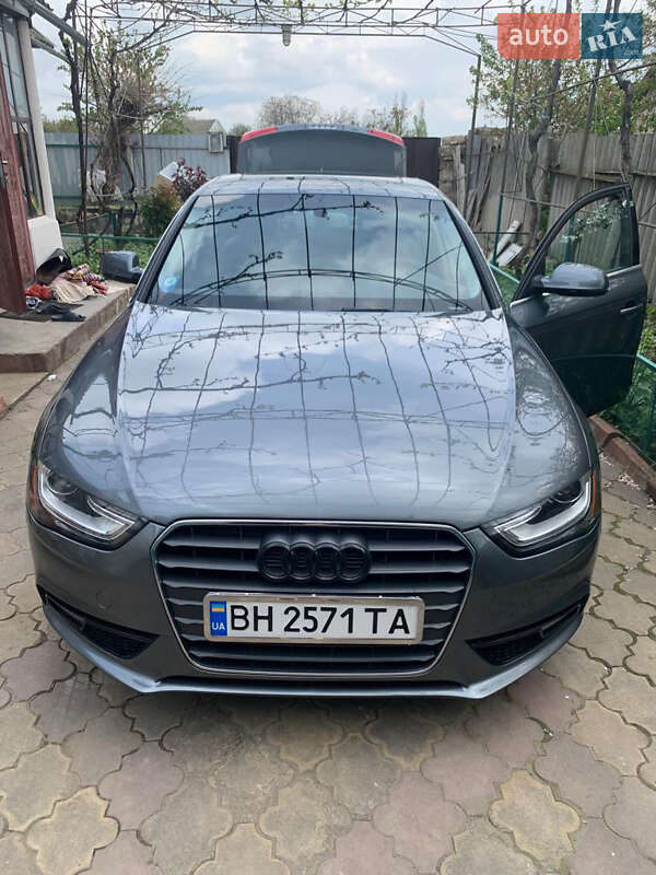 Седан Audi A4 2012 в Ізмаїлі
