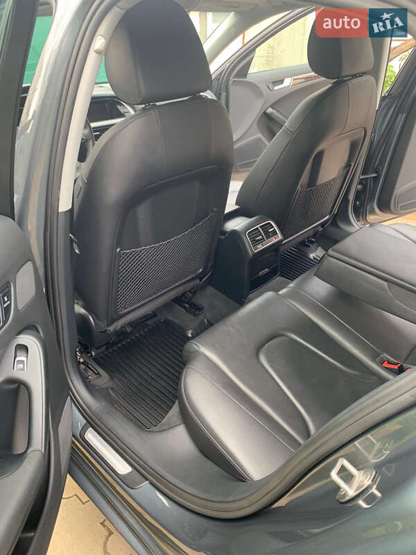 Седан Audi A4 2012 в Ізмаїлі