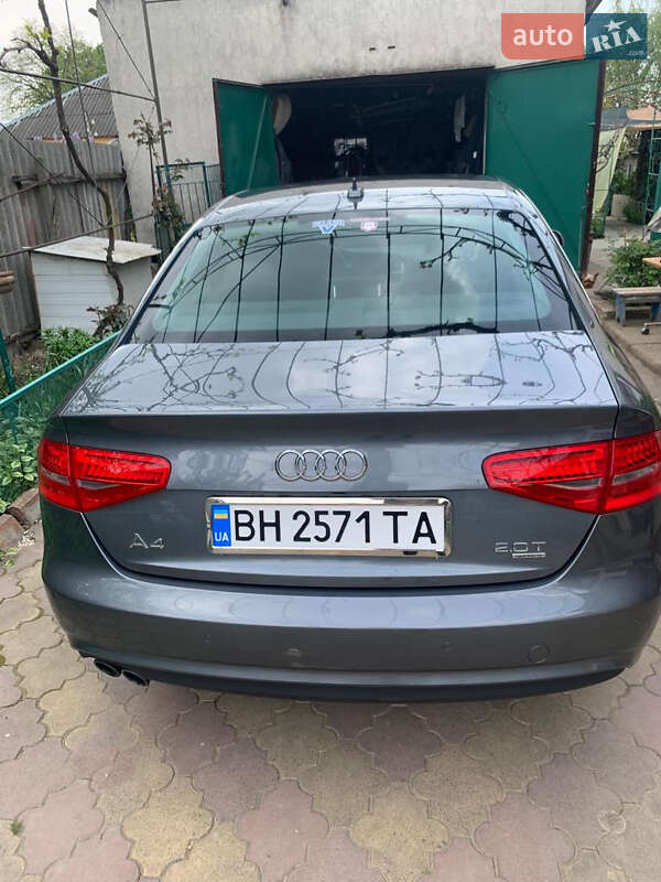 Седан Audi A4 2012 в Измаиле