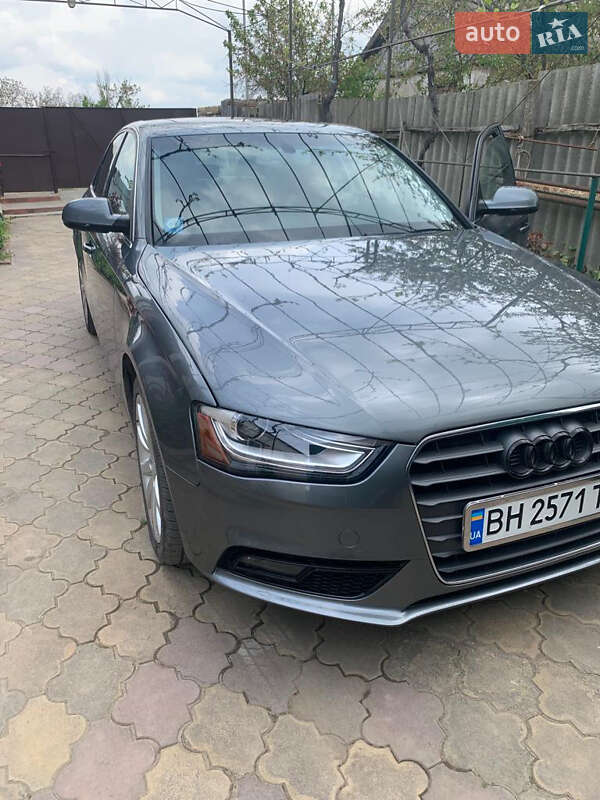 Седан Audi A4 2012 в Ізмаїлі