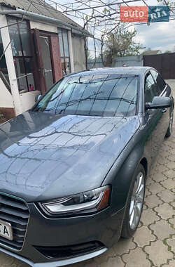 Седан Audi A4 2012 в Ізмаїлі