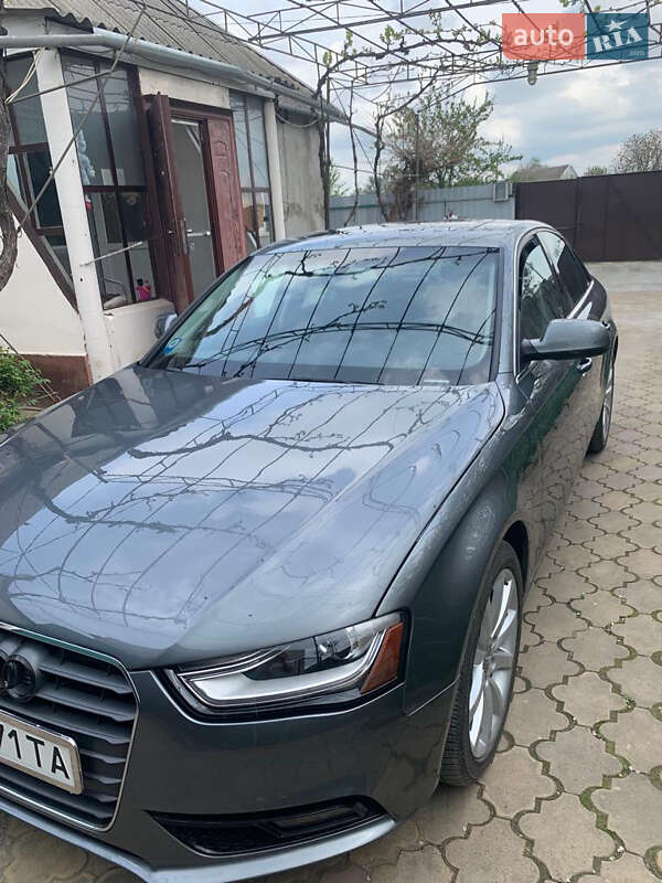 Седан Audi A4 2012 в Ізмаїлі