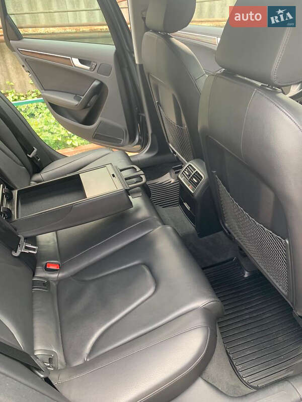 Седан Audi A4 2012 в Ізмаїлі