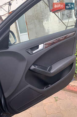 Седан Audi A4 2012 в Ізмаїлі
