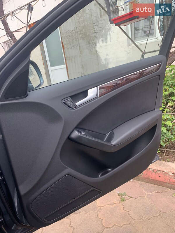 Седан Audi A4 2012 в Ізмаїлі