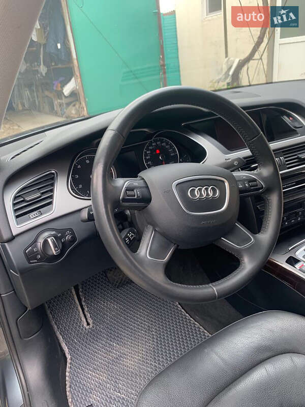 Седан Audi A4 2012 в Ізмаїлі