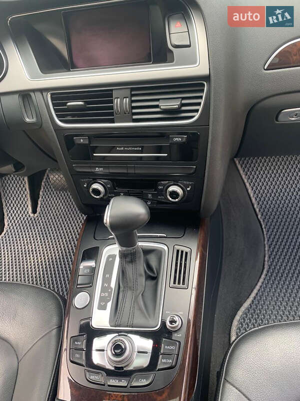 Седан Audi A4 2012 в Ізмаїлі