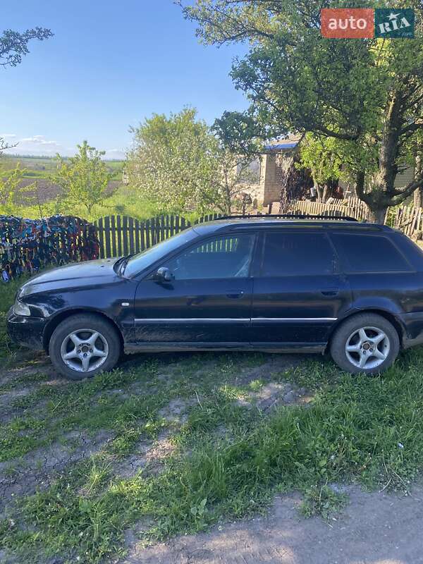 Седан Audi A4 2001 в Покровском