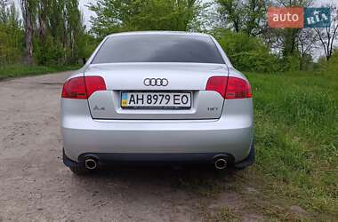 Седан Audi A4 2005 в Мирнограді