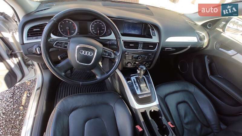 Седан Audi A4 2010 в Черновцах