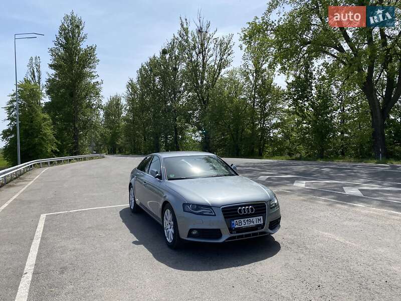 Седан Audi A4 2010 в Виннице
