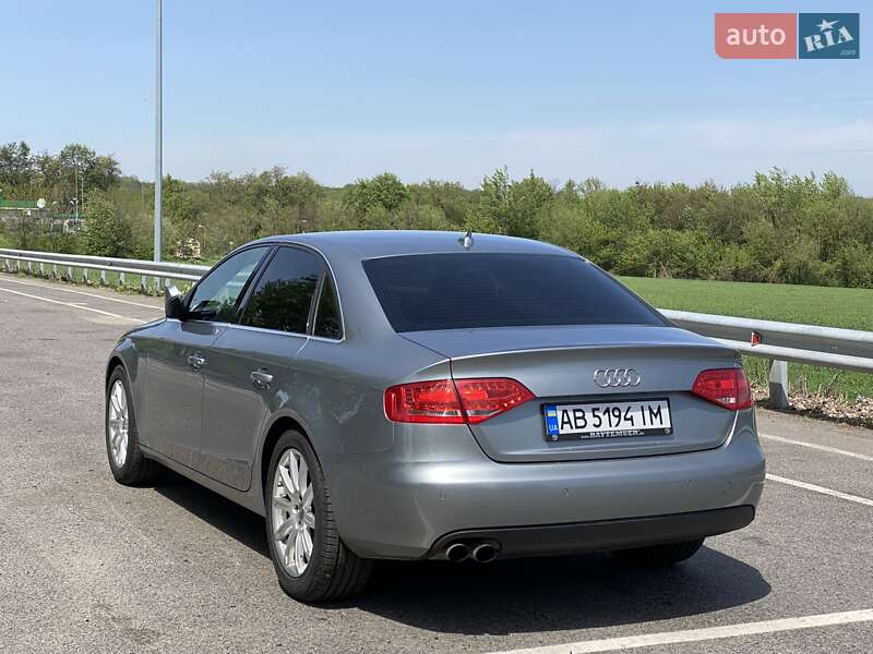 Седан Audi A4 2010 в Виннице
