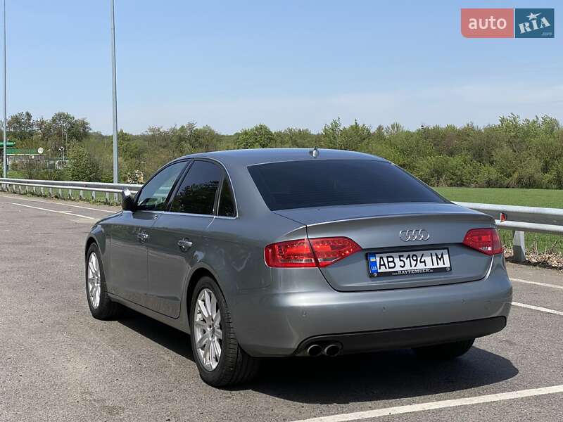 Седан Audi A4 2010 в Виннице