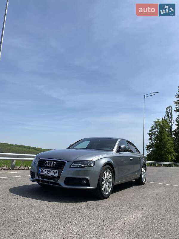 Седан Audi A4 2010 в Виннице