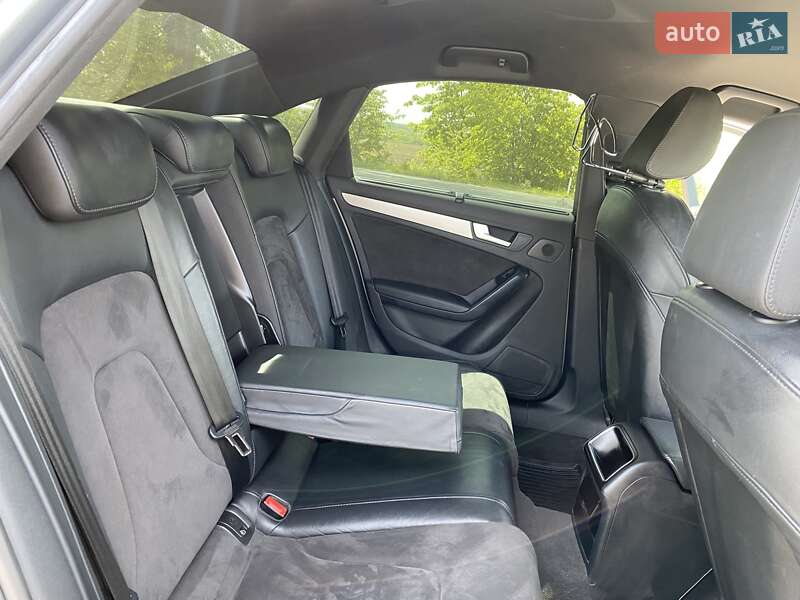 Седан Audi A4 2010 в Виннице