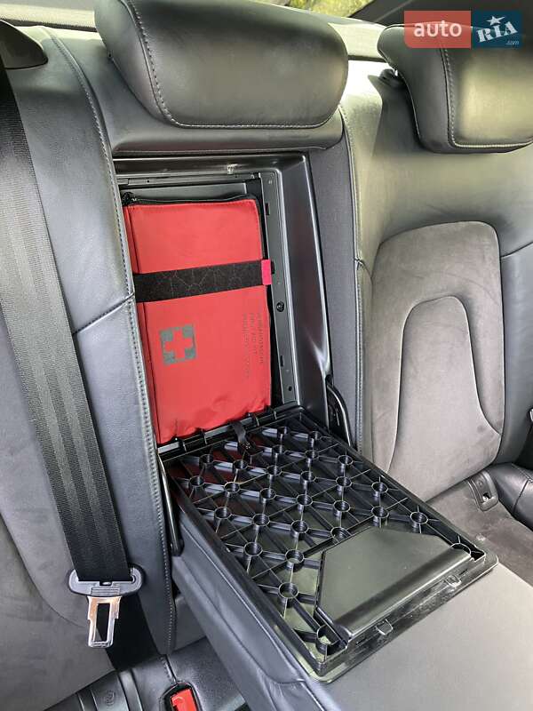 Седан Audi A4 2010 в Виннице