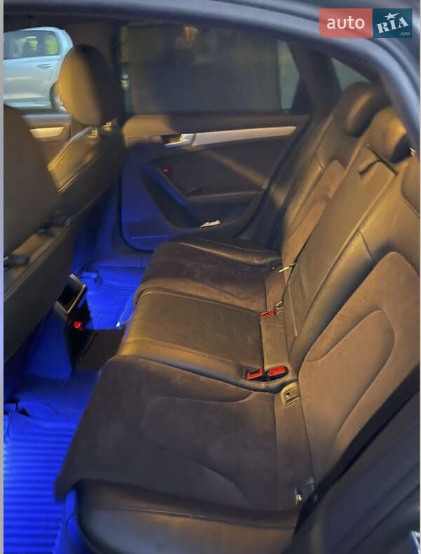 Седан Audi A4 2010 в Виннице