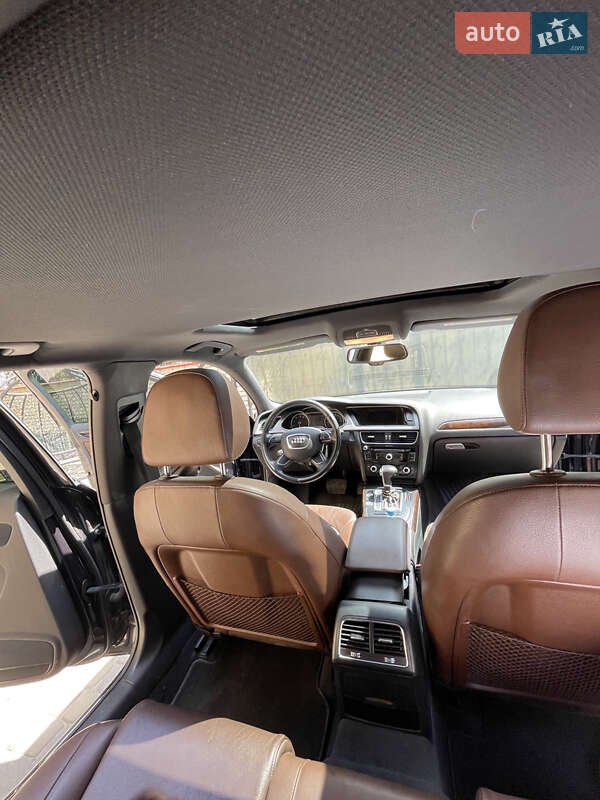 Седан Audi A4 2012 в Львове