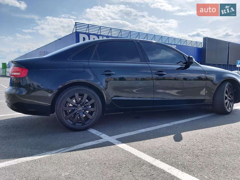 Седан Audi A4 2013 в Полтаве