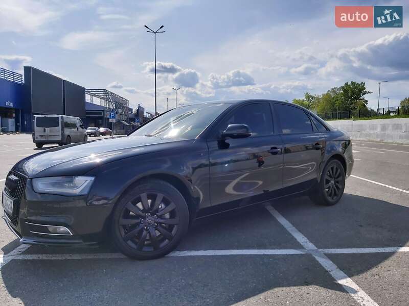 Седан Audi A4 2013 в Полтаве