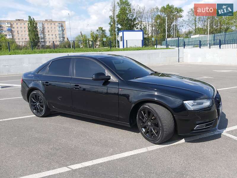 Седан Audi A4 2013 в Полтаве
