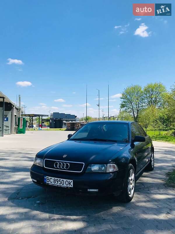 Седан Audi A4 1996 в Бориславе