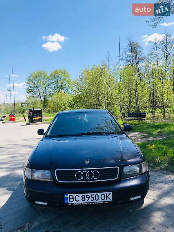 Седан Audi A4 1996 в Бориславе
