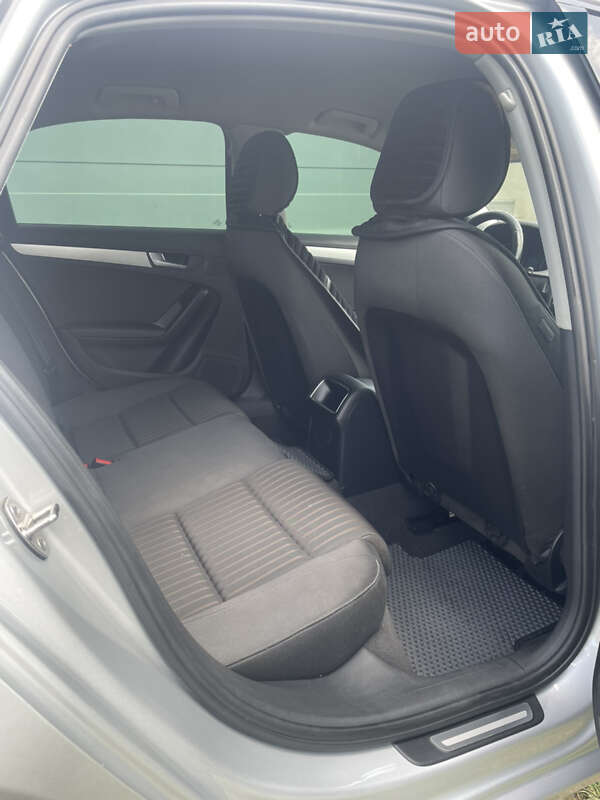 Седан Audi A4 2010 в Первомайске