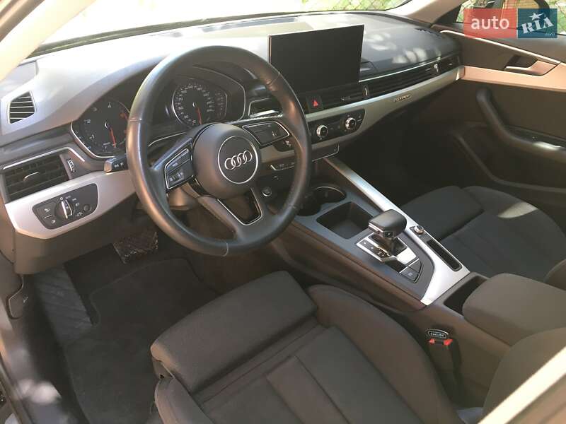 Универсал Audi A4 2019 в Ивано-Франковске