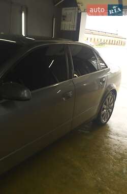Седан Audi A4 2001 в Днепре