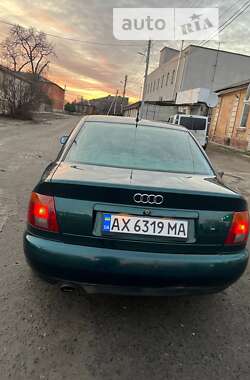 Седан Audi A4 1995 в Кегичевке