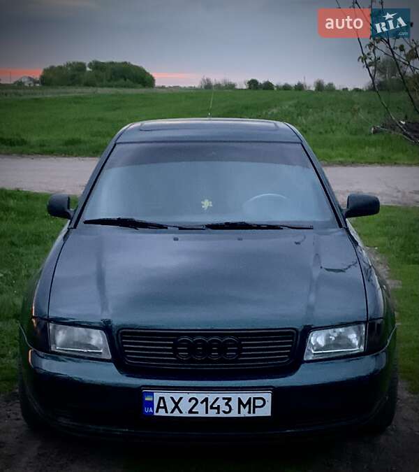 Седан Audi A4 1995 в Кегичевке