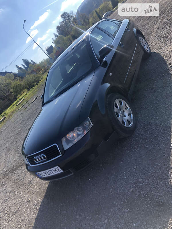 Седан Audi A4 2001 в Славському