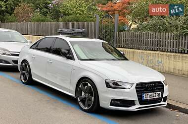 Седан Audi A4 2014 в Львове