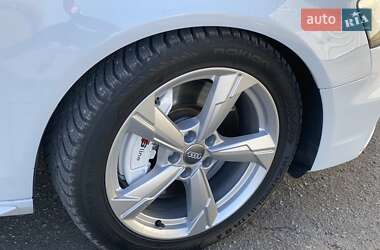 Седан Audi A4 2014 в Львове