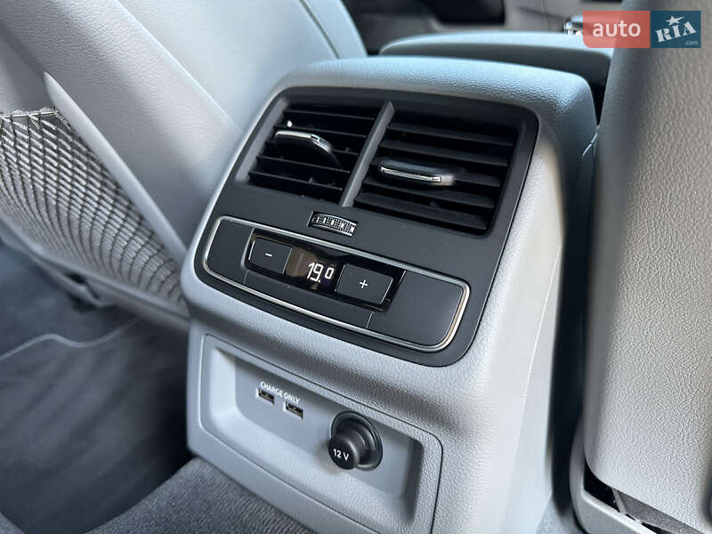 Седан Audi A4 2020 в Одессе