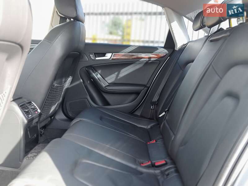 Седан Audi A4 2010 в Полтаве