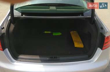 Седан Audi A4 2010 в Львове