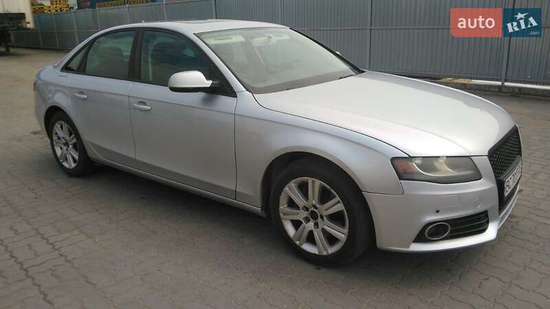 Седан Audi A4 2010 в Львові