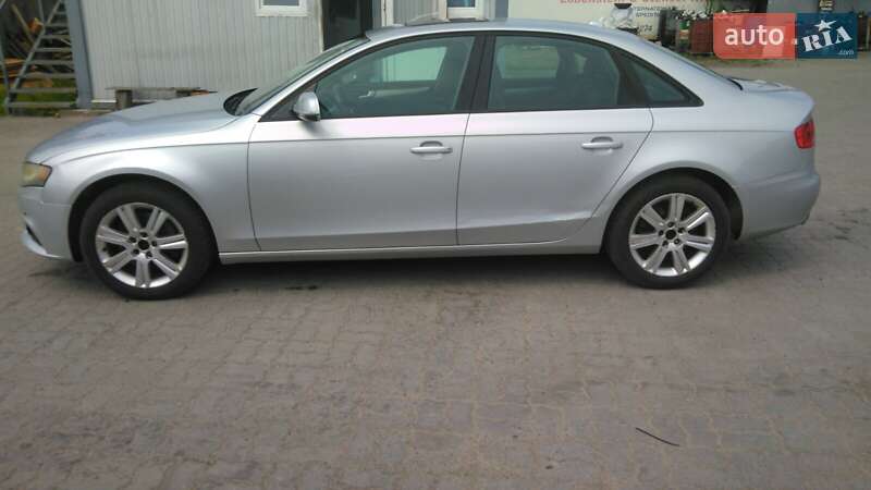 Седан Audi A4 2010 в Львові